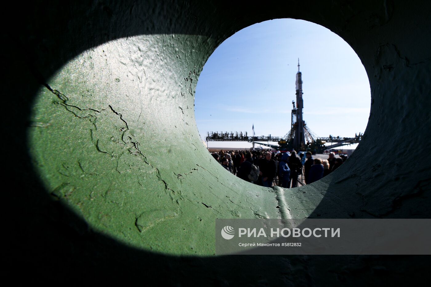 Вывоз РН "Союз-ФГ" на стартовую площадку космодрома "Байконур"