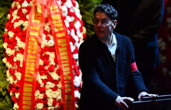 Прощание с актером В. Этушем