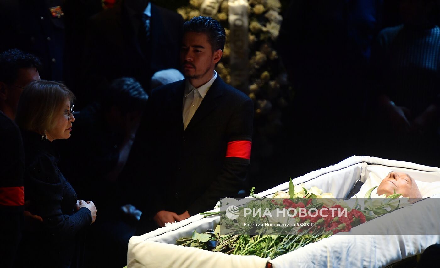 Прощание с актером В. Этушем