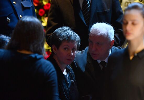 Прощание с актером В. Этушем