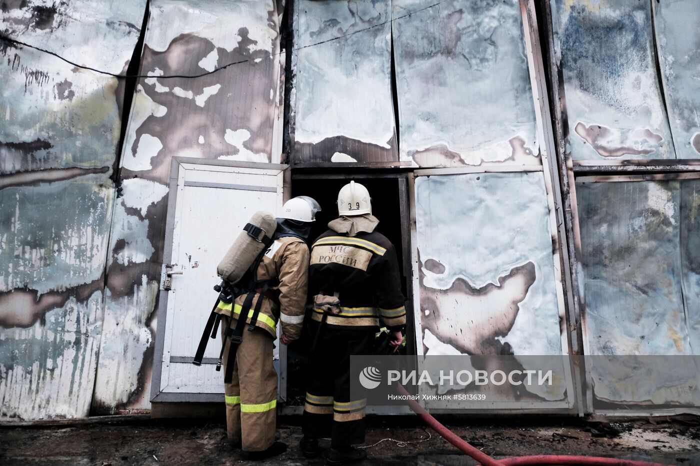 Пожар на складе полиэтилена в Краснодаре