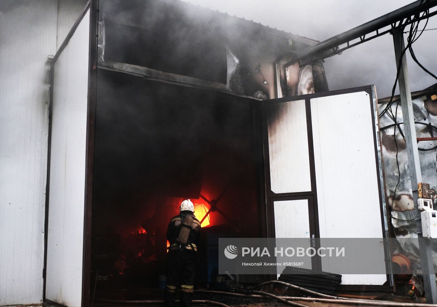 Пожар на складе полиэтилена в Краснодаре