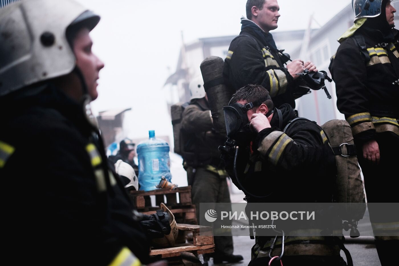 Пожар на складе полиэтилена в Краснодаре