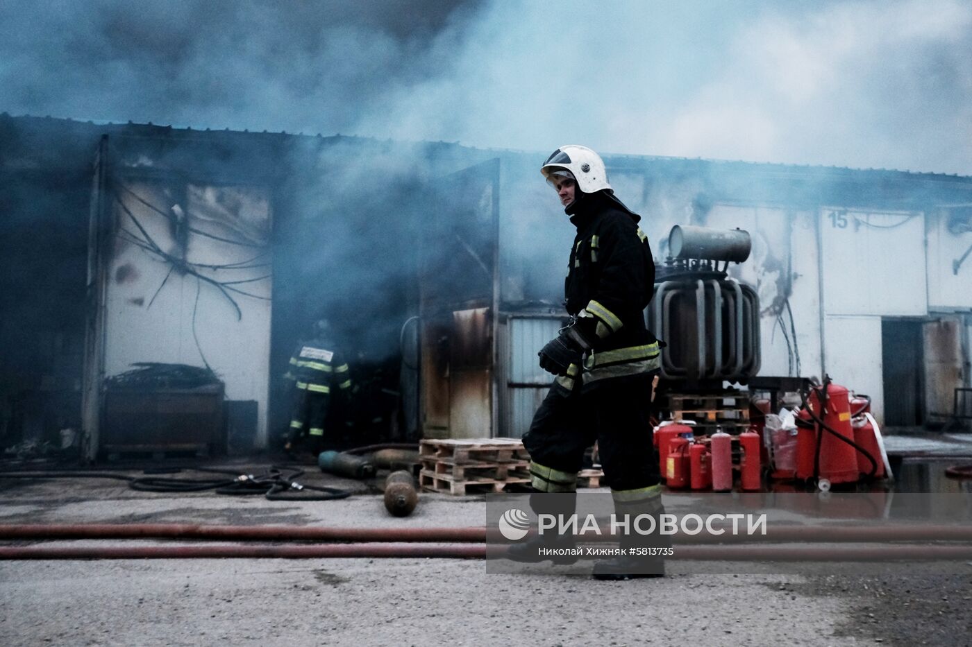 Пожар на складе полиэтилена в Краснодаре