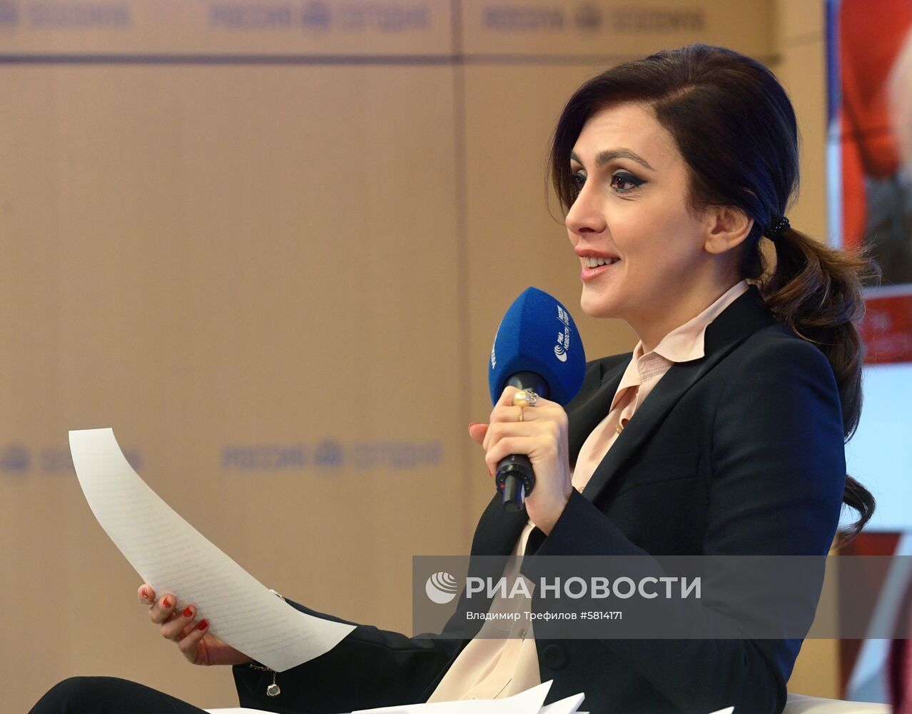 Пресс-конференция генерального директора "Роскино" Е. Мцитуридзе
