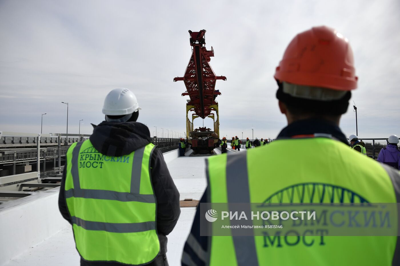 Строительство железнодорожной части Крымского моста