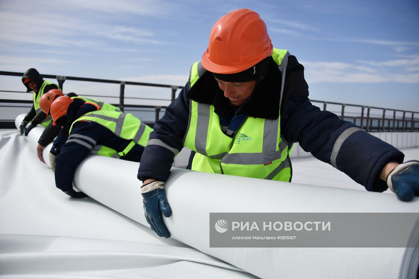 Строительство железнодорожной части Крымского моста