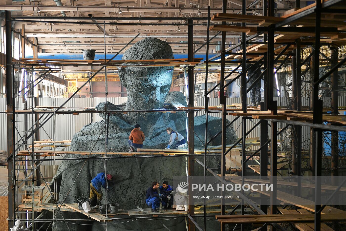 Модель центральной фигуры Ржевского мемориала Советскому солдату
