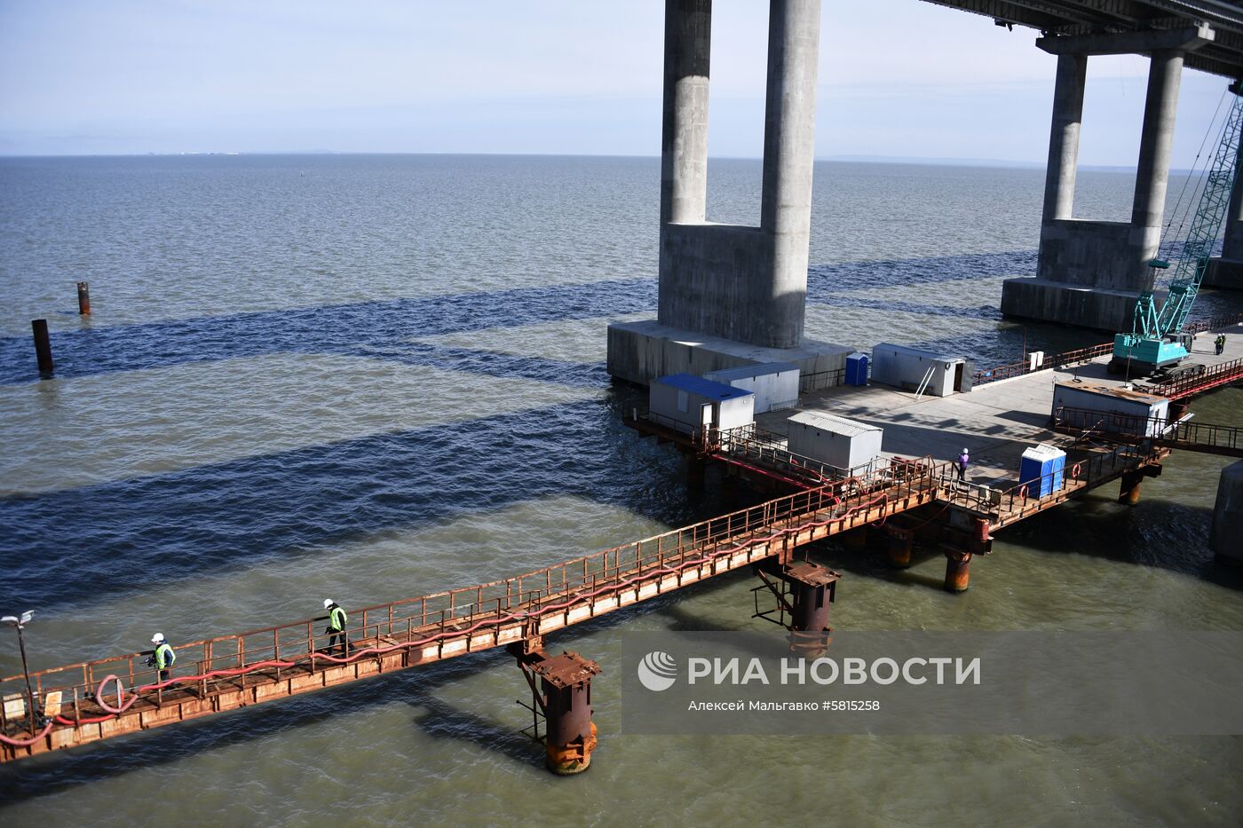 Строительство железнодорожной части Крымского моста