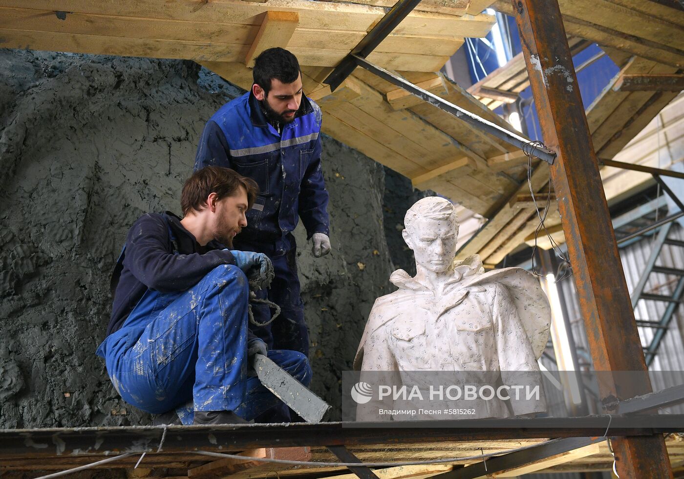 Модель центральной фигуры Ржевского мемориала Советскому солдату