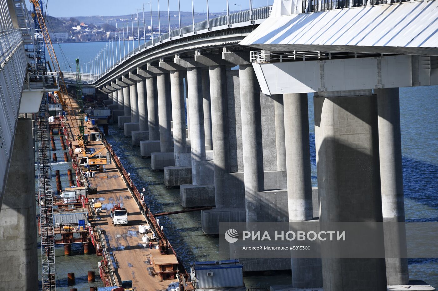 Строительство железнодорожной части Крымского моста