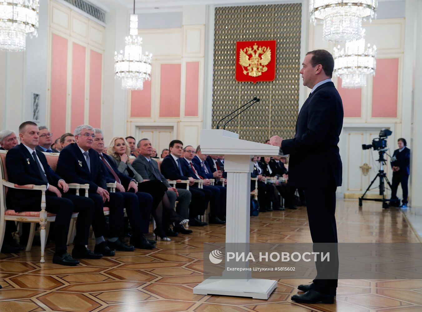 Премьер-министр РФ Д. Медведев поздравил лауреатов премий правительства РФ 2018 года в области науки и техники 