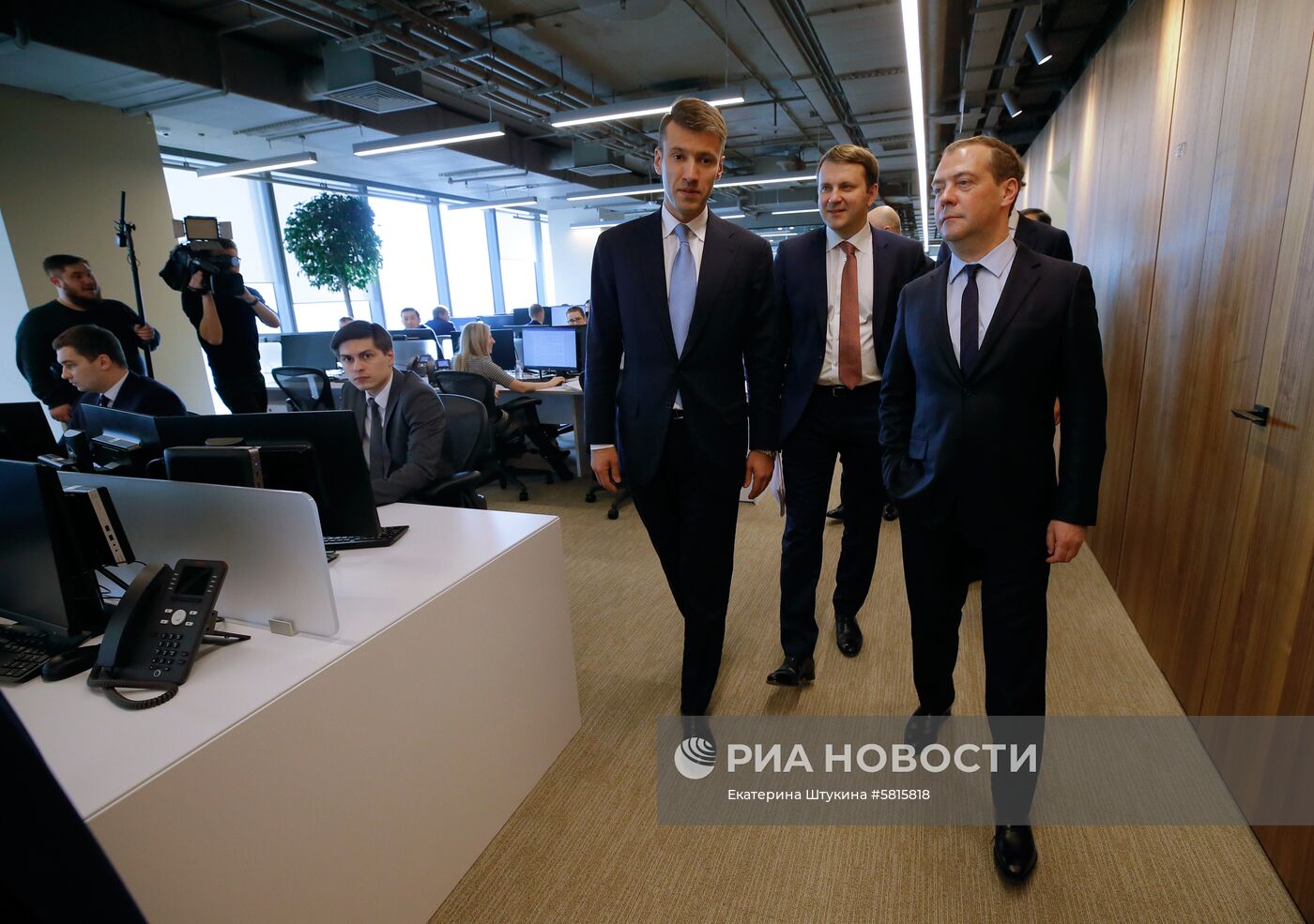 Премьер-министр РФ Д. Медведев провел совещание в ММДЦ "Москва-Сити"