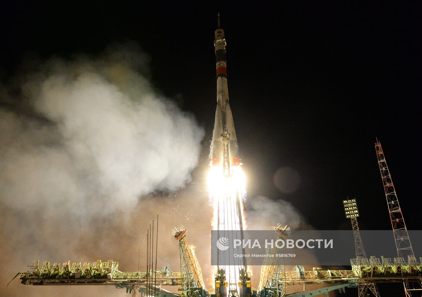 Старт пилотируемого корабля "Союз МС-12"