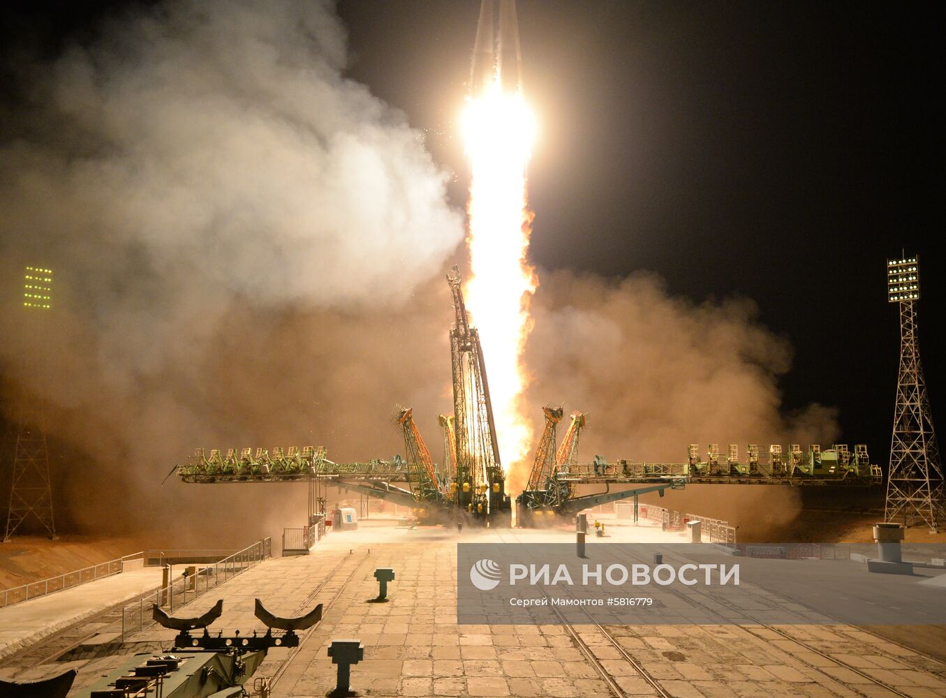 Старт пилотируемого корабля "Союз МС-12"