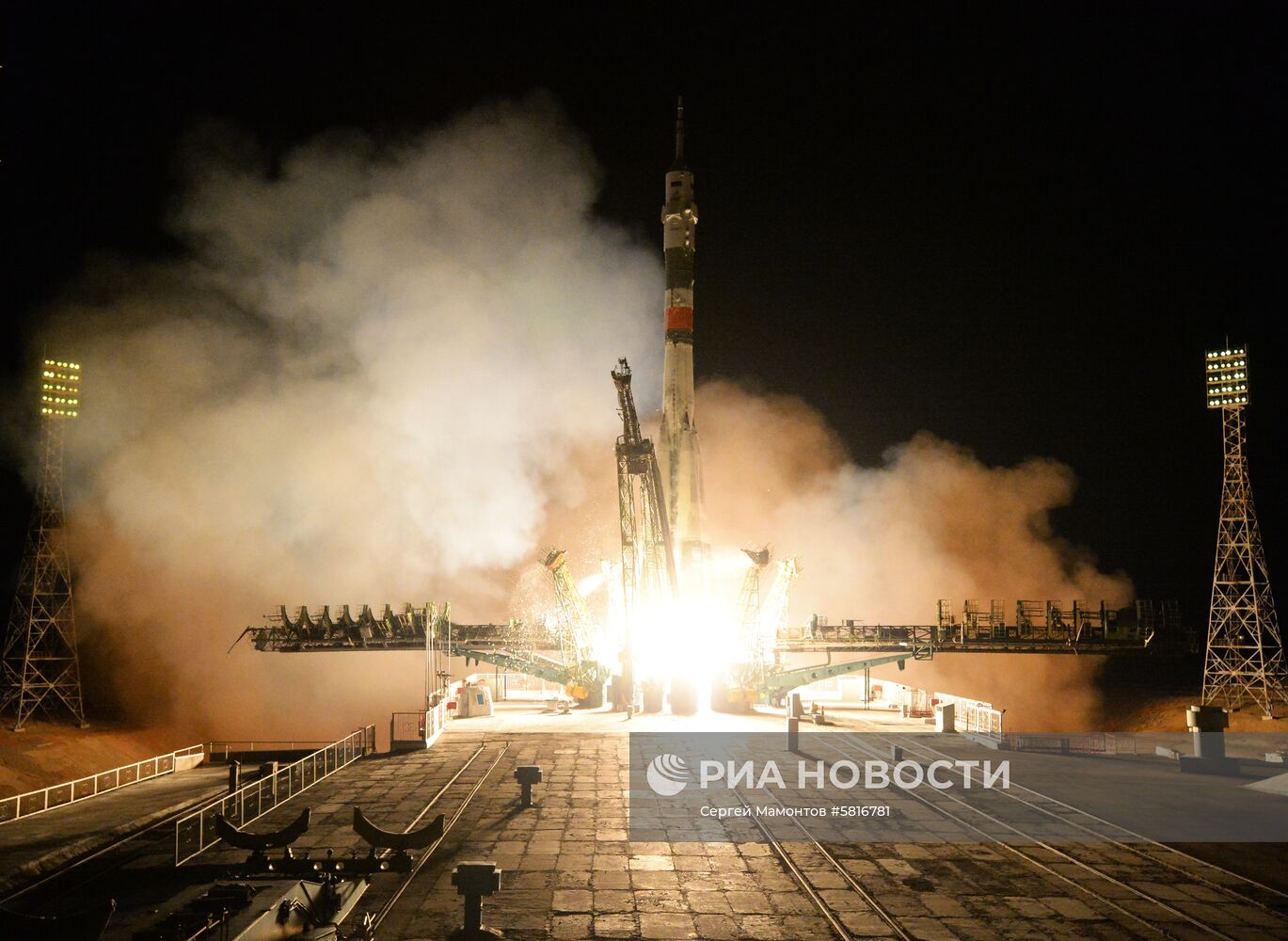 Старт пилотируемого корабля "Союз МС-12"