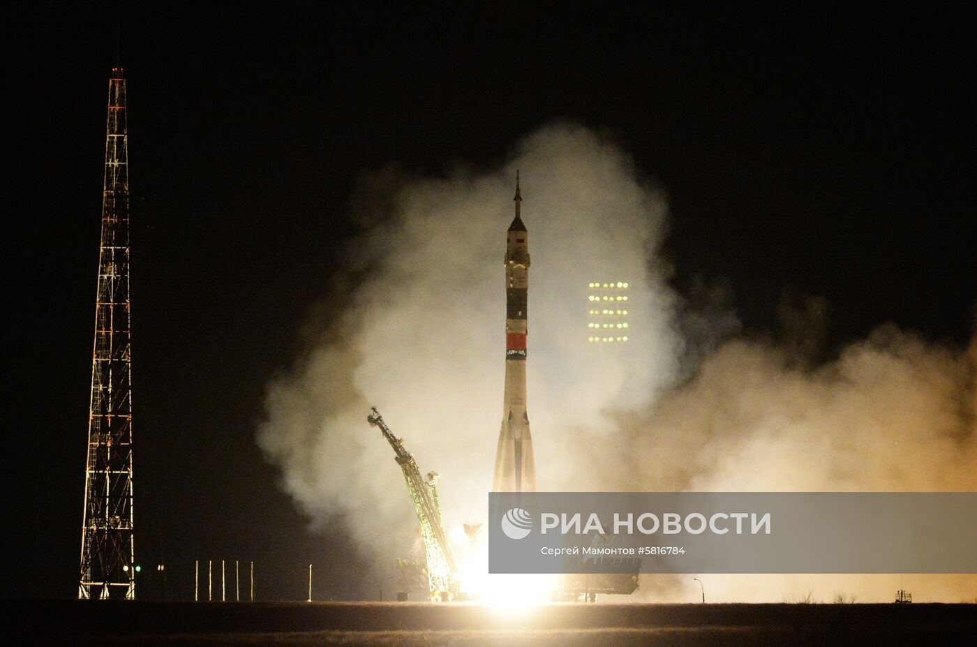 Старт пилотируемого корабля "Союз МС-12"