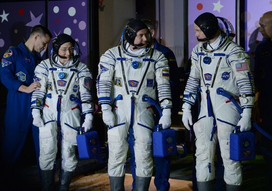 Старт пилотируемого корабля "Союз МС-12"