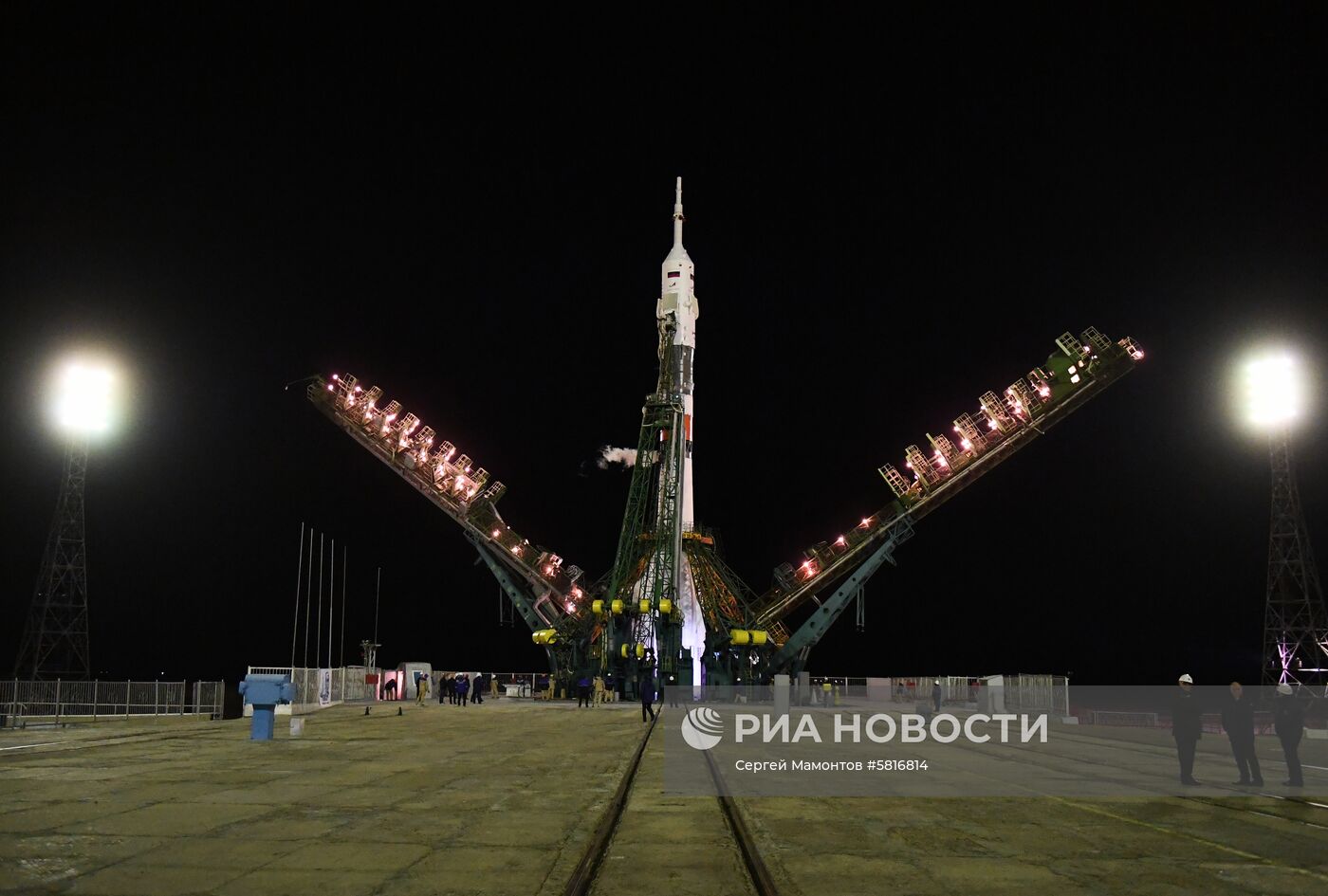 Старт пилотируемого корабля "Союз МС-12"