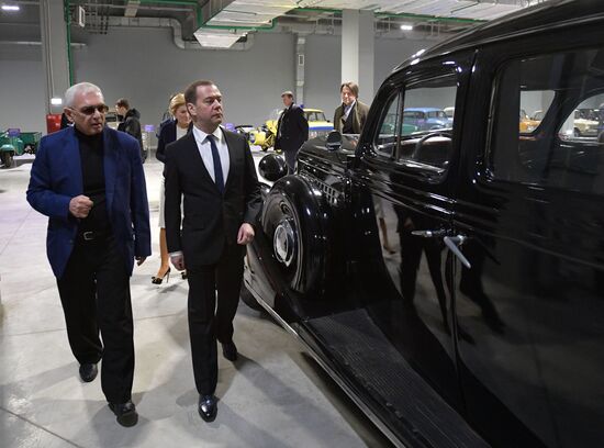 Премьер-министр РФ Д. Медведев посетил «Мосфильм» 
