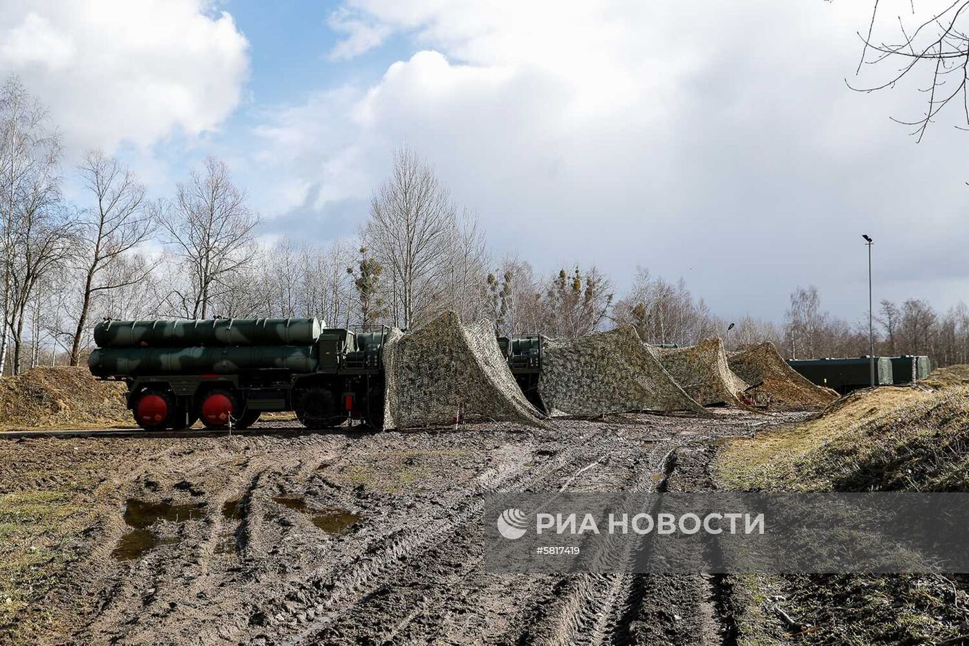 Новые расчеты С-400 заступили на первое боевое дежурство 