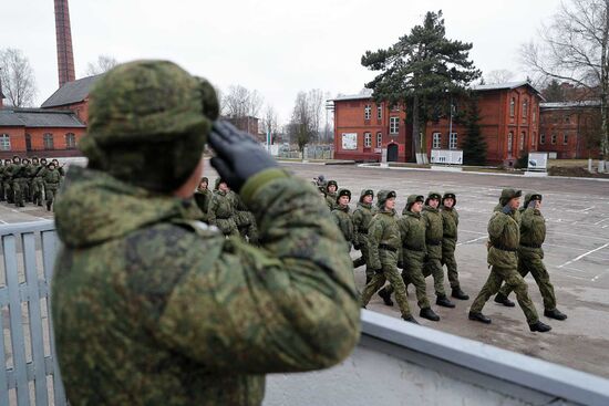 Новые расчеты С-400 заступили на первое боевое дежурство 