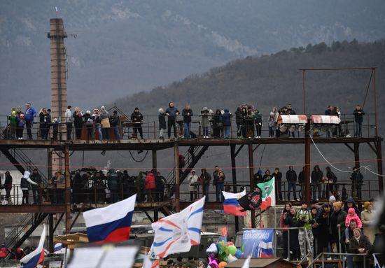 Автопробег мотоклуба "Ночные волки" в Крыму
