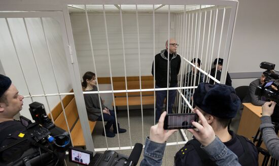 Избрание меры пресечения задержанным по делу о гибели детей в Карелии