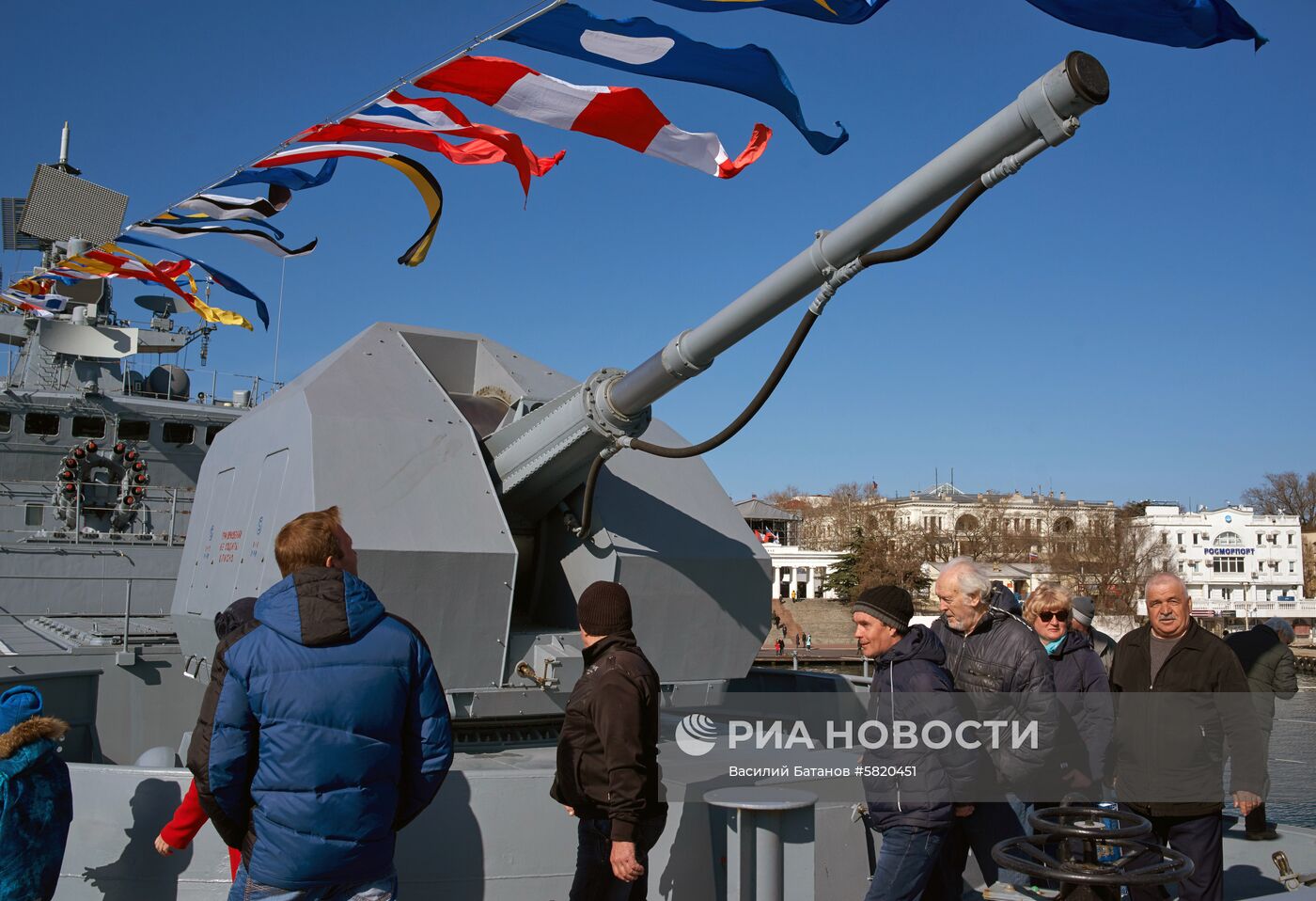 Акция "Военная служба по контракту в Вооружённых силах — Твой выбор!" в Севастополе