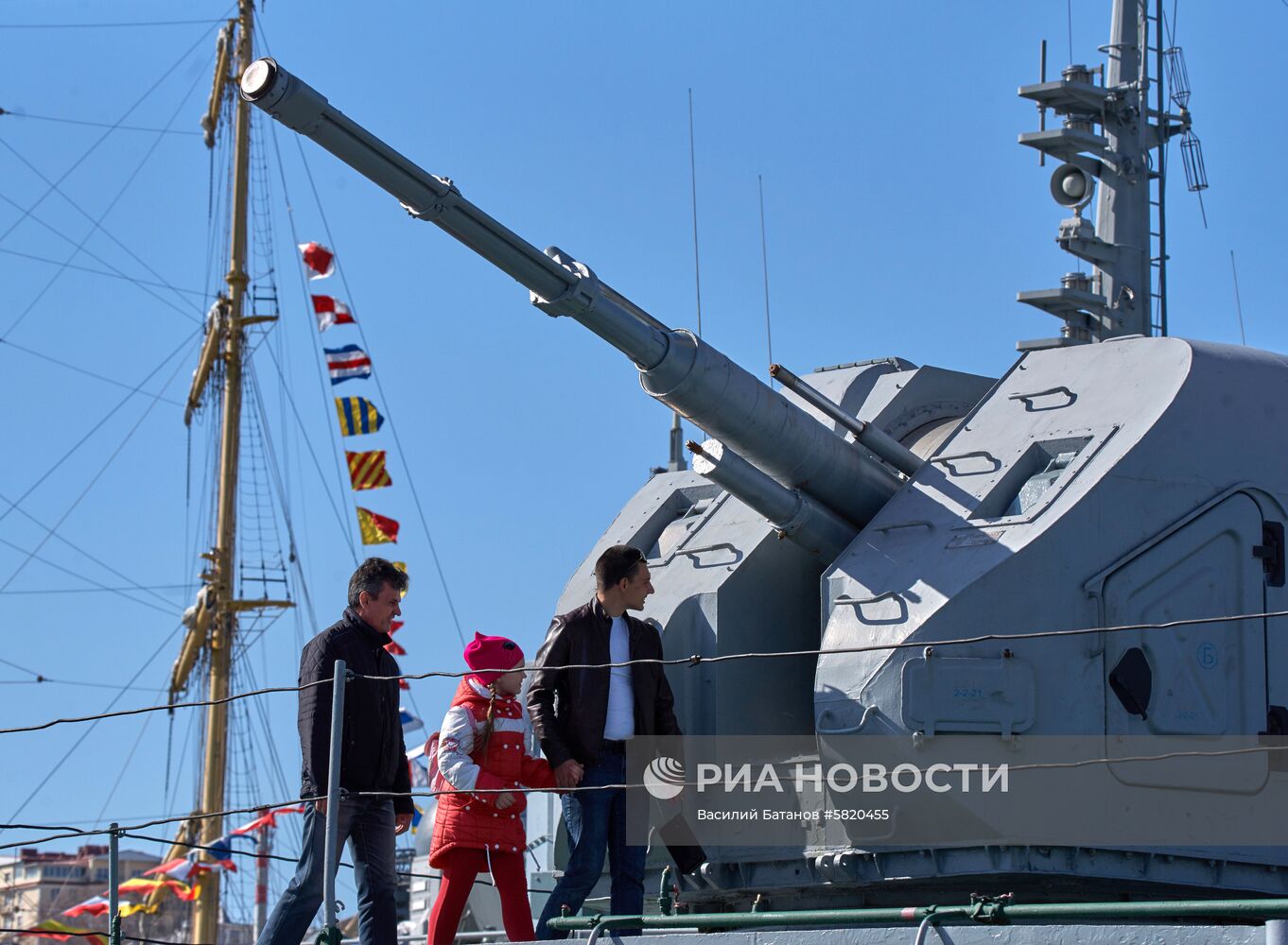 Акция "Военная служба по контракту в Вооружённых силах — Твой выбор!" в Севастополе