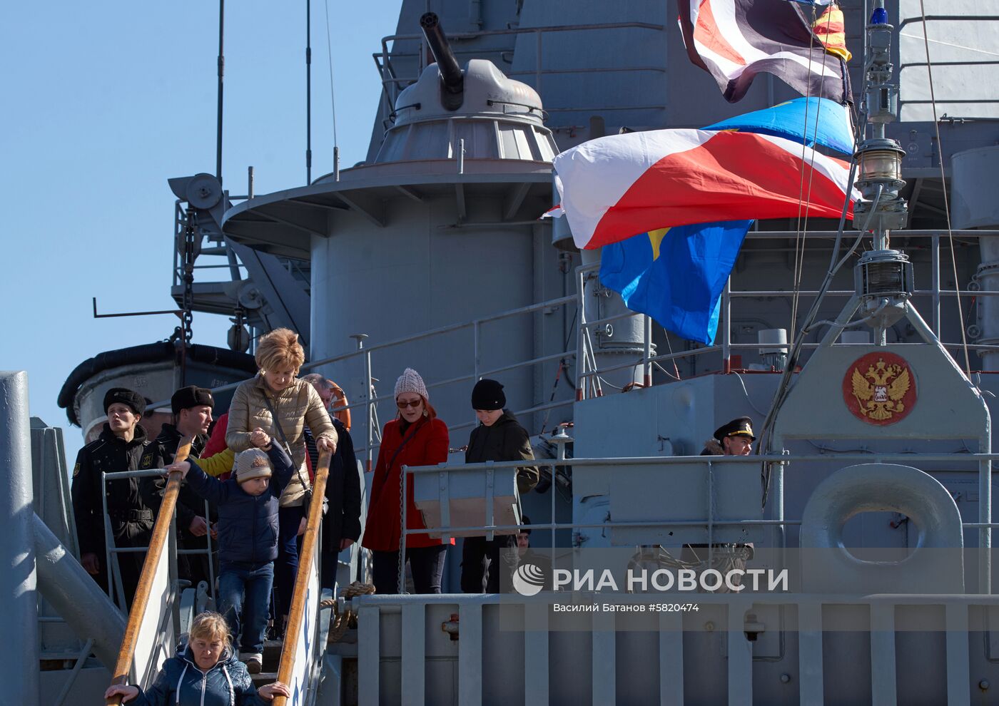 Акция "Военная служба по контракту в Вооружённых силах — Твой выбор!" в Севастополе