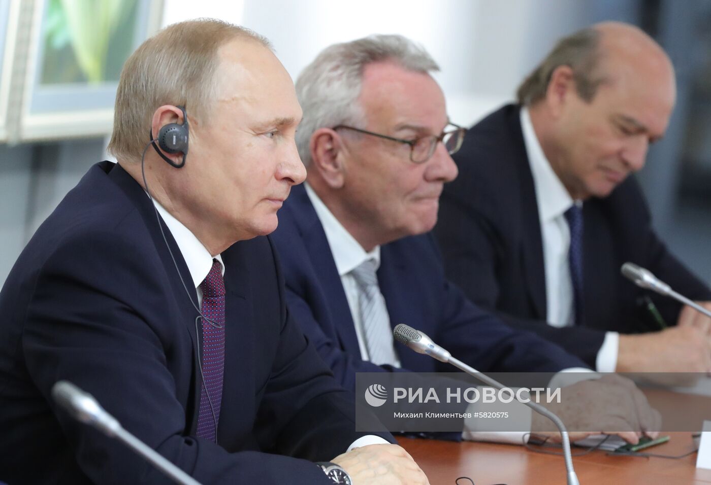 Рабочая поездка президента РФ В. Путина в Крым 