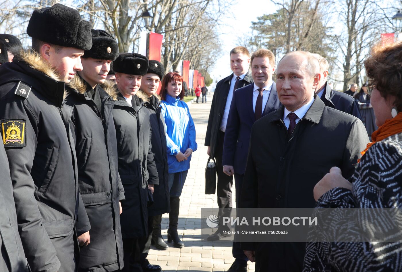 Рабочая поездка президента РФ В. Путина в Крым