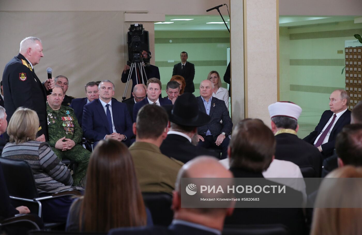 Рабочая поездка президента РФ В. Путина в Крым 