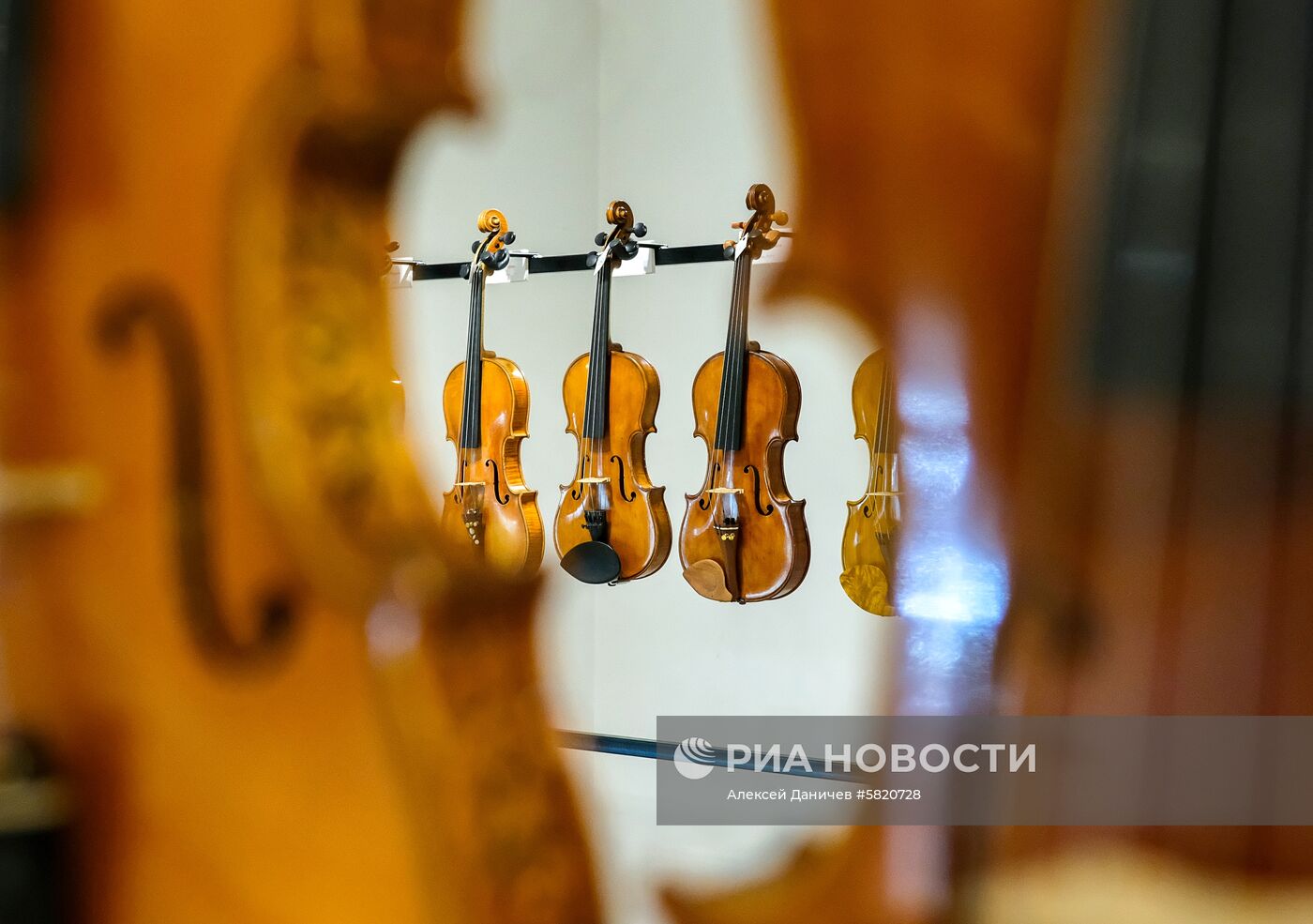 Всероссийская выставка скрипичных мастеров в Санкт-Петербурге
