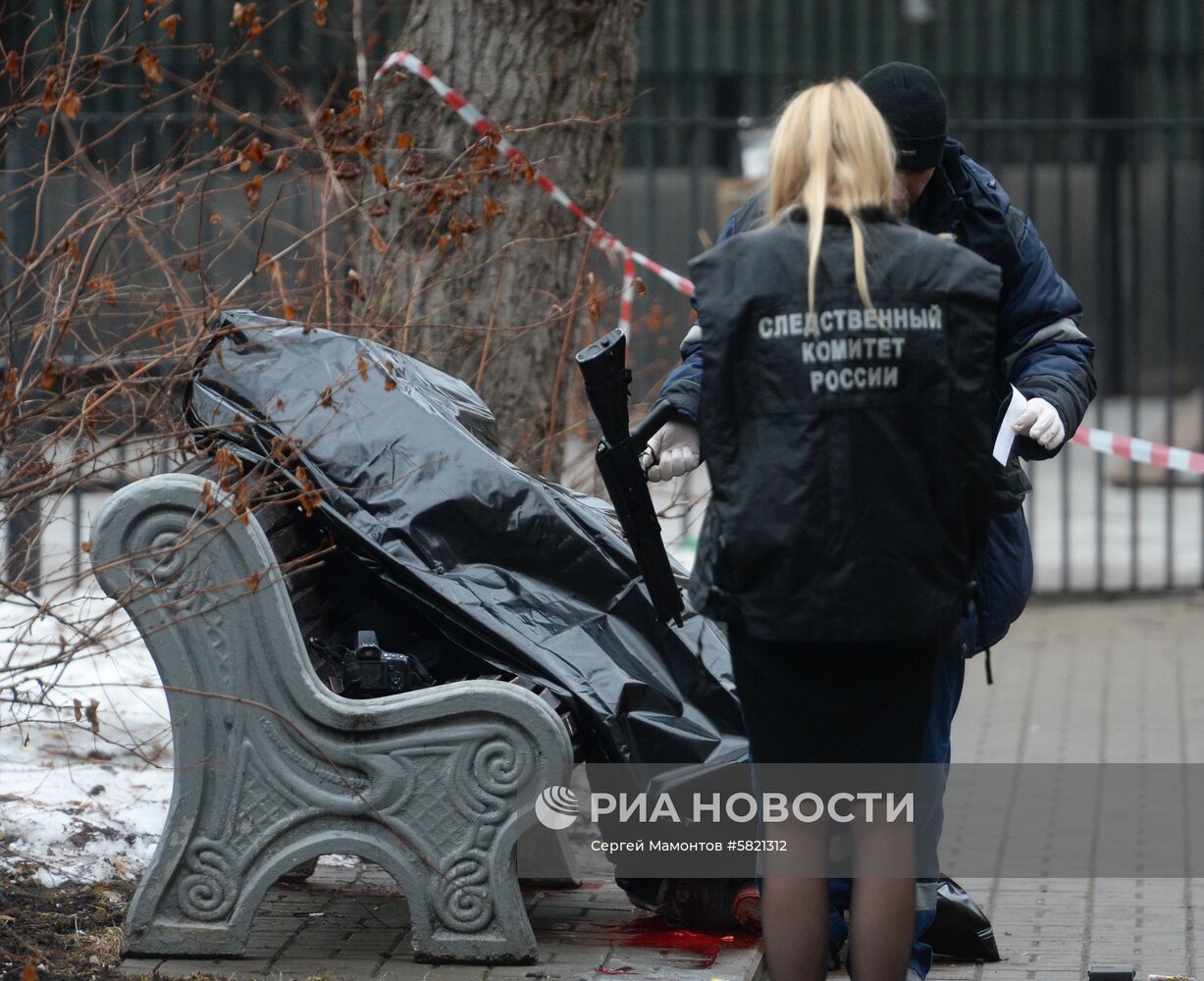 В Москве мужчина покончил с собой на улице