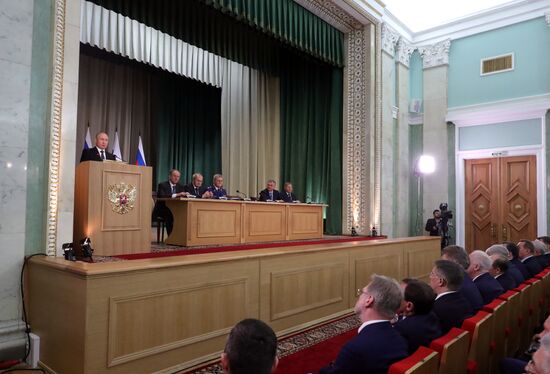 Президент РФ В. Путин принял участие в расширенном заседании коллегии Генпрокуратуры РФ