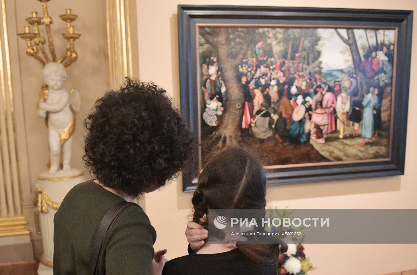 В Эрмитаже представили картину Брейгеля "Проповедь Иоанна Крестителя"