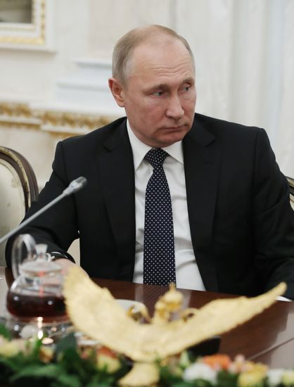 Президент РФ В. Путин встретился с победителями конкурса "Лидеры России"