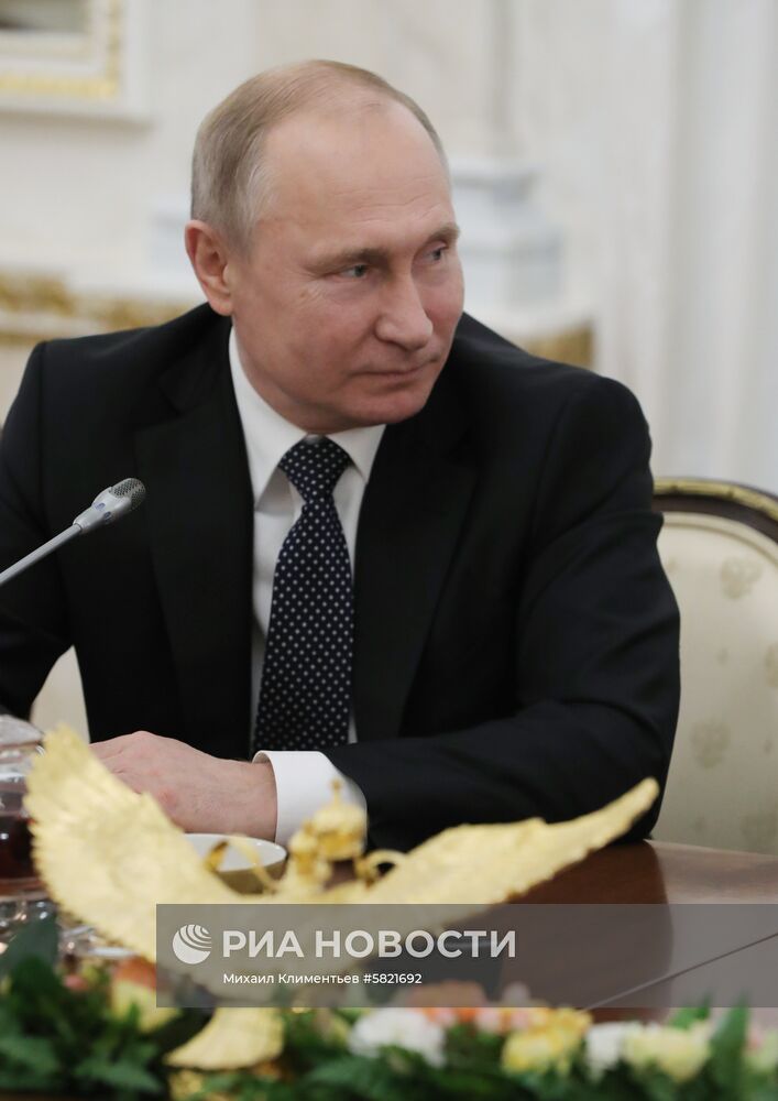 Президент РФ В. Путин встретился с победителями конкурса "Лидеры России"