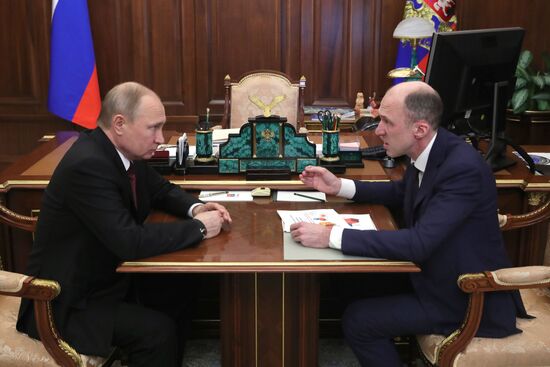 Президент РФ В. Путин провел встречу с О. Хорохординым