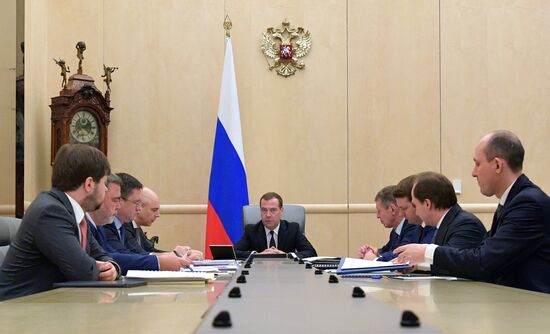 Премьер-министр РФ Д. Медведев провел совещание по развитию рынка нефти и нефтепродуктов