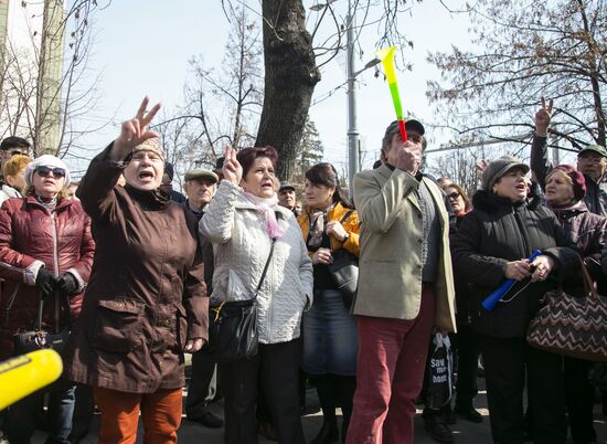 Митинг против результатов парламентских выборов в Кишинёве