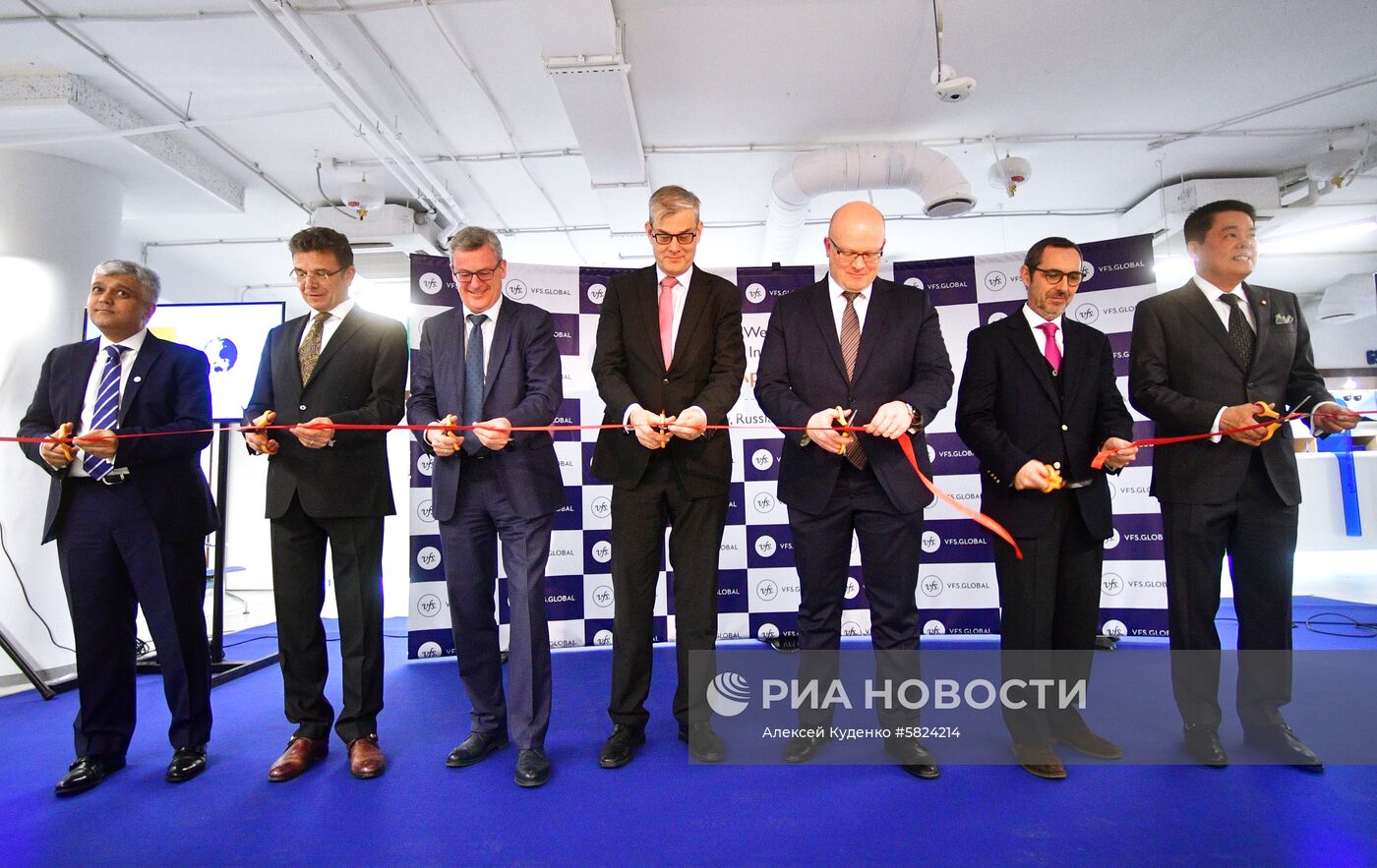 Открытие объединенного визового центра в Москве