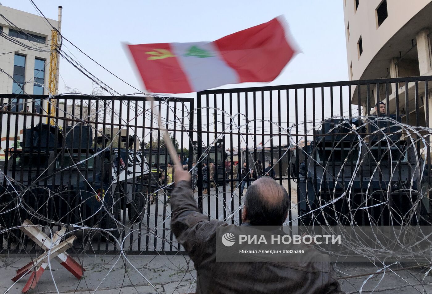 Акция протеста у посольства США в пригороде Бейрута