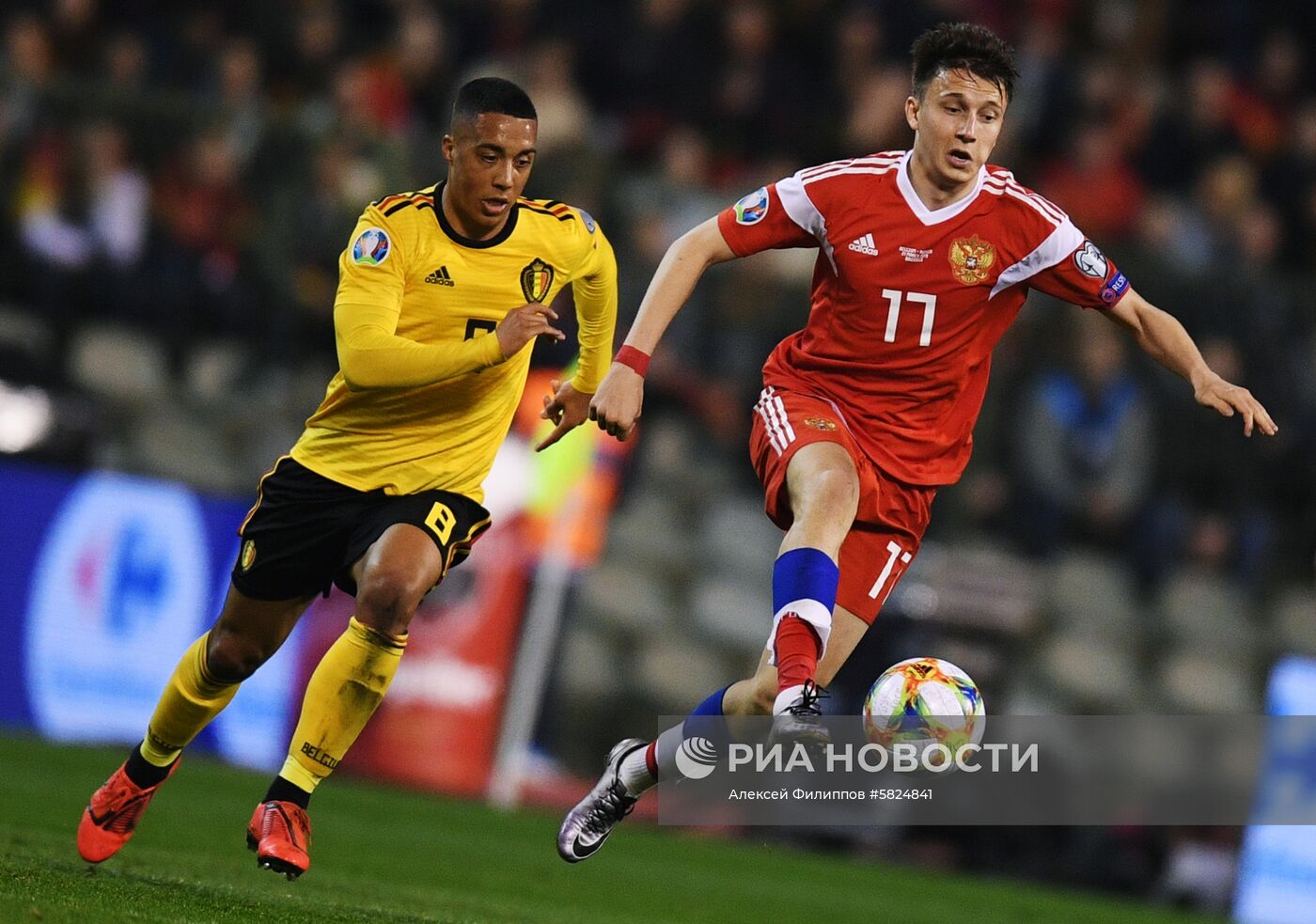 Футбол. Отборочный матч ЧЕ-2020. Матч Бельгия - Россия
