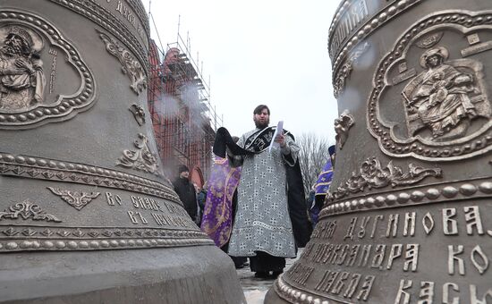 Установка колоколов на главный храм Росгвардии 