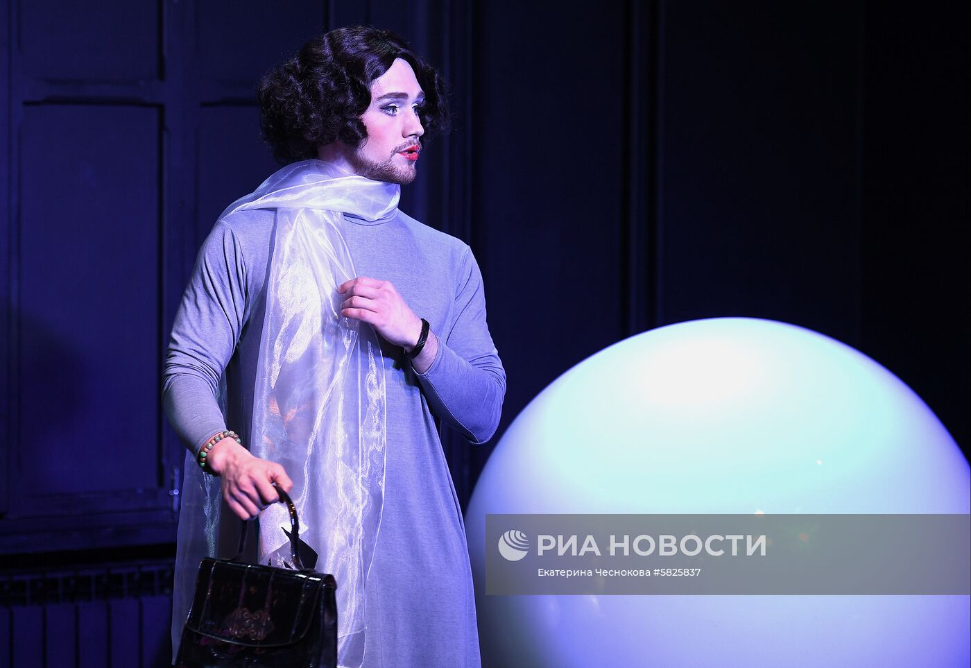 Спектакль "Квартира Коломбины" в Театре на Малой Бронной