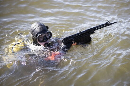 Тренировка отряда Балтийской военно-морской базы