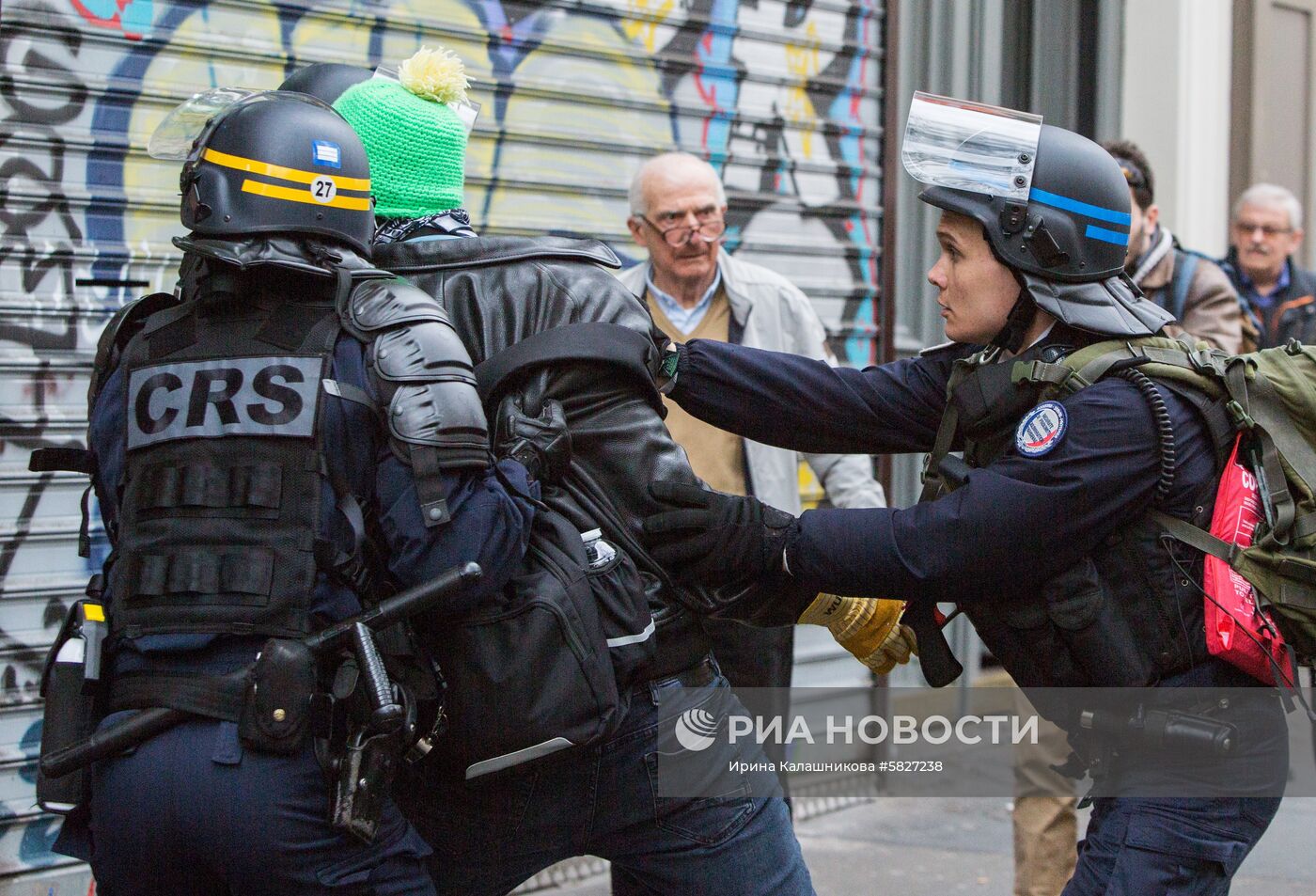 Акция протеста "жёлтых жилетов" в Париже